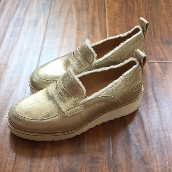 UGG Atwater Metallic Wedge Loafer - Picture 5 of 8